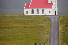 Walkers approaching Ingjaldshóll Church